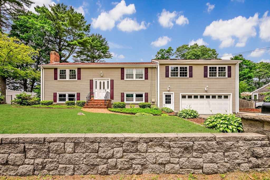 Wareham, Massachusetts 02571, United States, 4 Bedrooms Bedrooms, ,3 BathroomsBathrooms,Residential,Contingent,153904