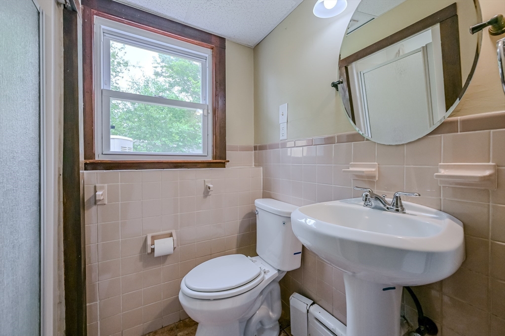 Wareham, Massachusetts 02571, United States, 4 Bedrooms Bedrooms, ,3 BathroomsBathrooms,Residential,Contingent,153904