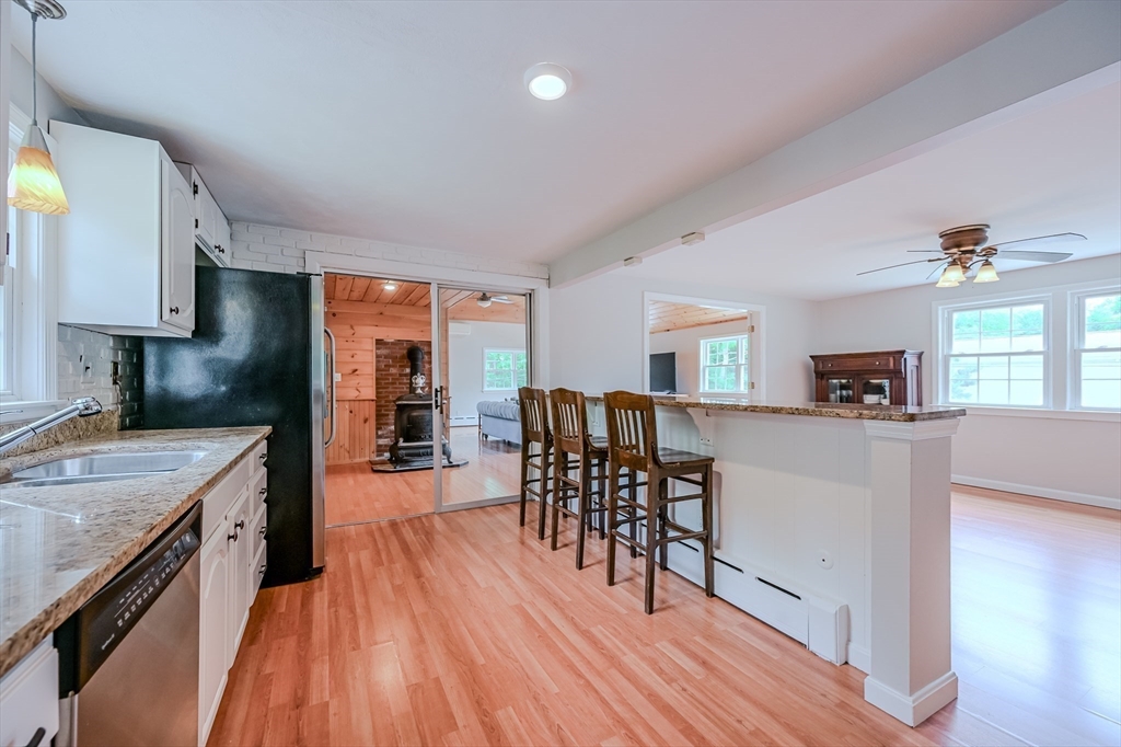 Wareham, Massachusetts 02571, United States, 4 Bedrooms Bedrooms, ,3 BathroomsBathrooms,Residential,Contingent,153904