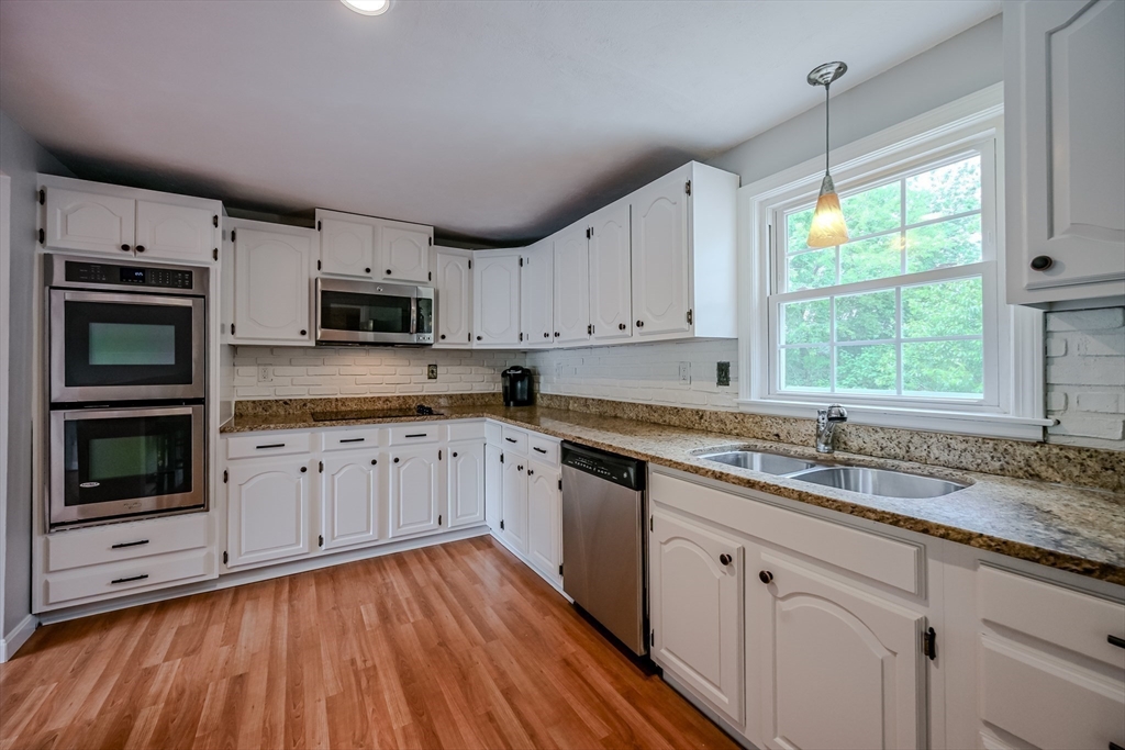 Wareham, Massachusetts 02571, United States, 4 Bedrooms Bedrooms, ,3 BathroomsBathrooms,Residential,Contingent,153904