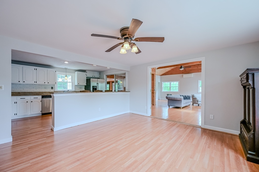 Wareham, Massachusetts 02571, United States, 4 Bedrooms Bedrooms, ,3 BathroomsBathrooms,Residential,Contingent,153904