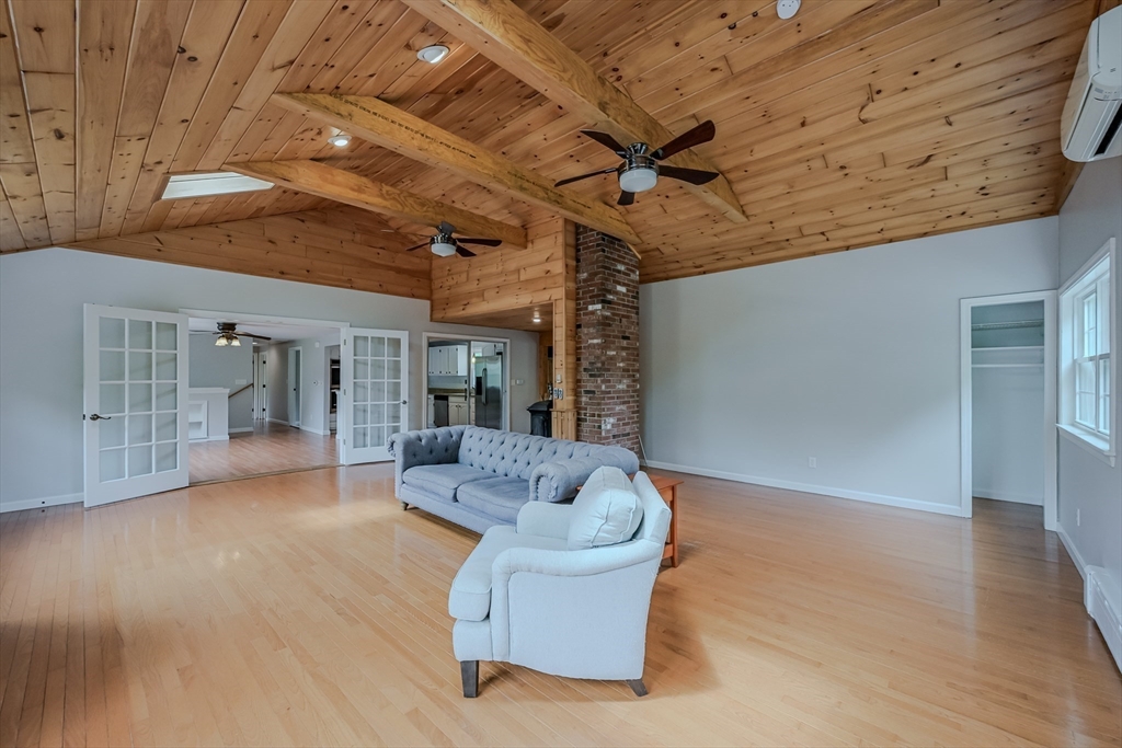 Wareham, Massachusetts 02571, United States, 4 Bedrooms Bedrooms, ,3 BathroomsBathrooms,Residential,Contingent,153904