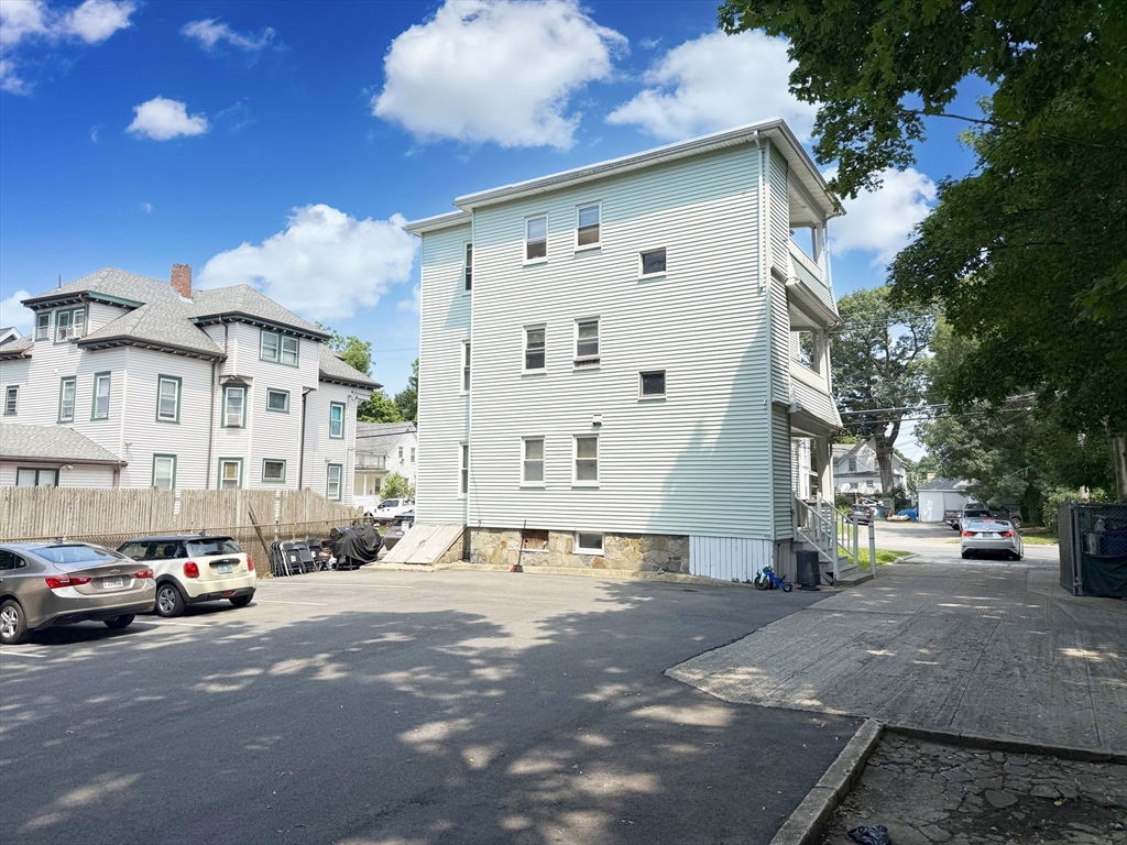 34-36 Hillberg Ave