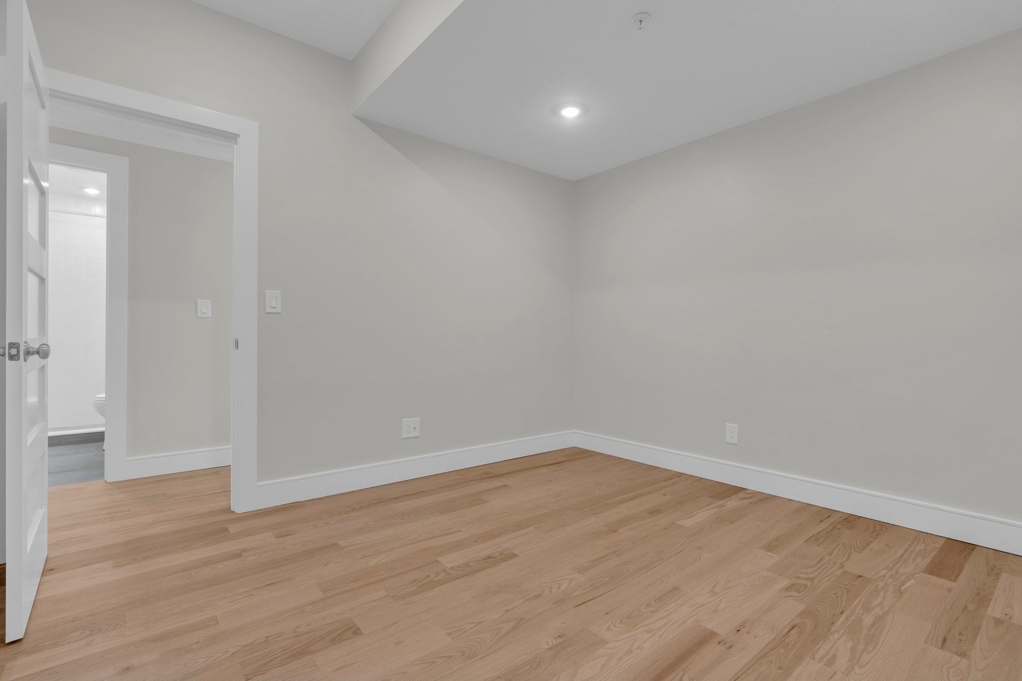 909 E Broadway, Boston, MA Photo #19