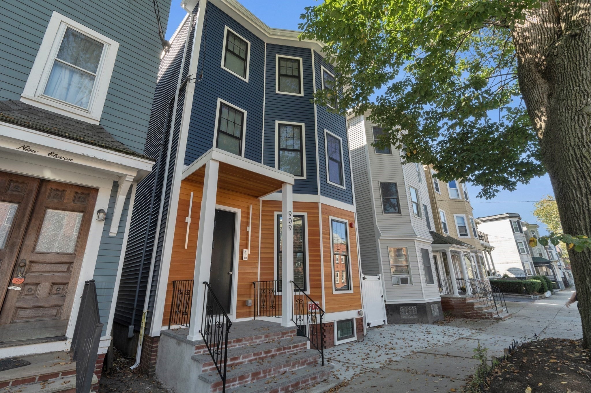 909 E Broadway