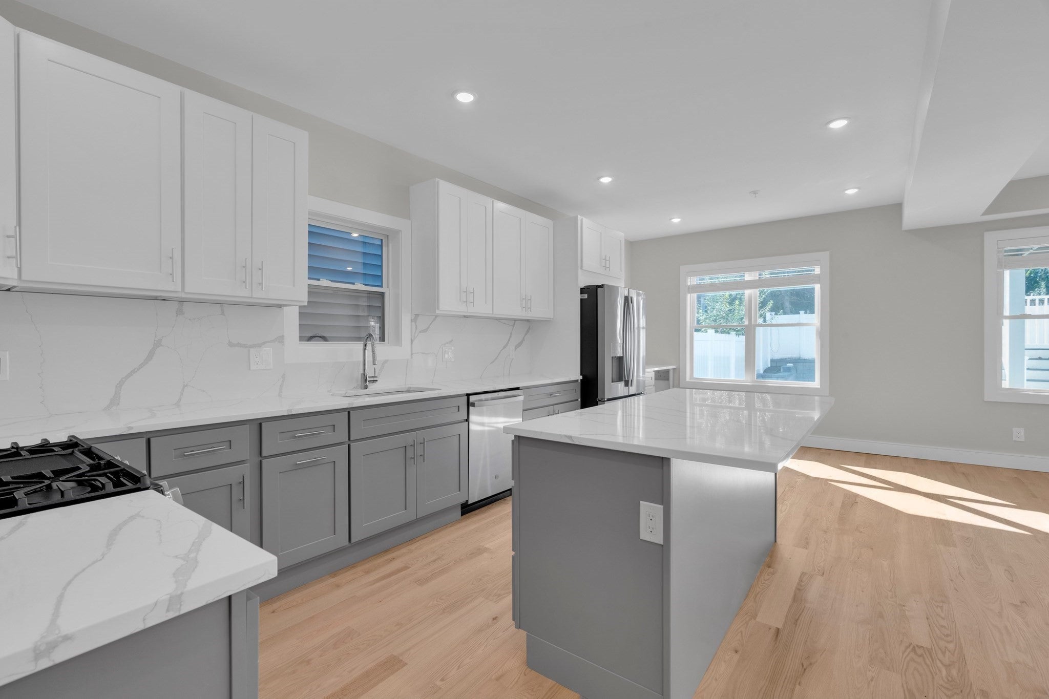 909 E Broadway