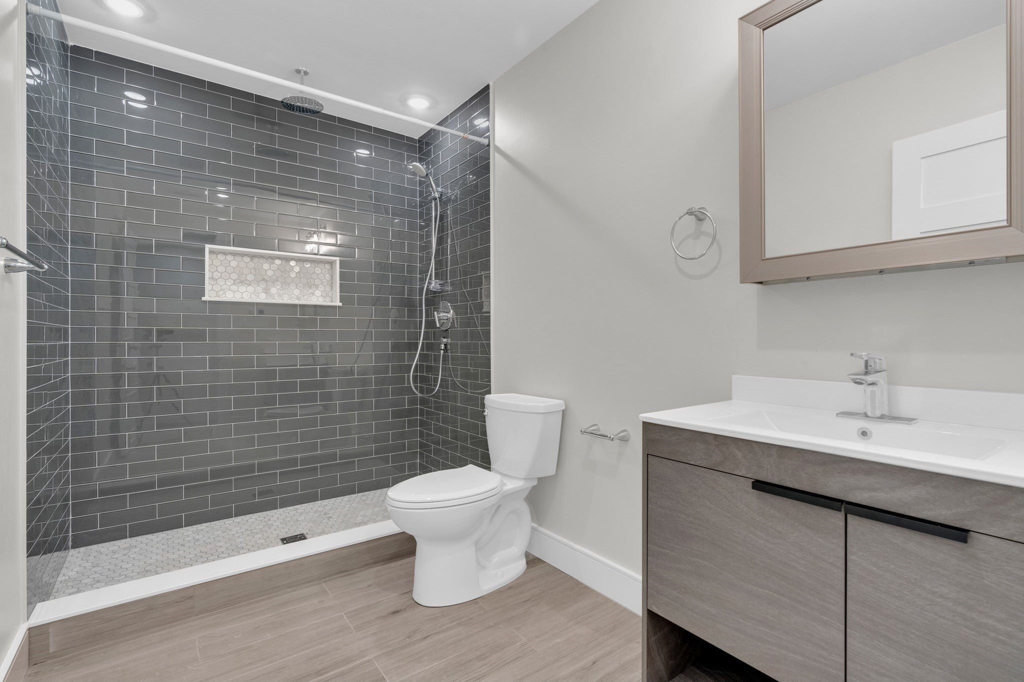 909 E Broadway, Boston, MA Photo #22