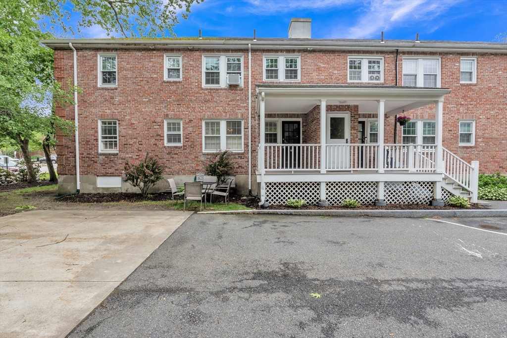 7 Hammond Pond Pkwy 1
