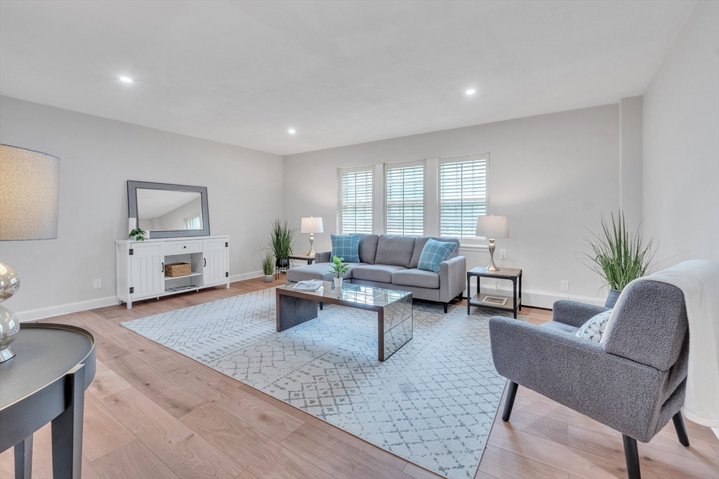 7 Hammond Pond Pkwy 1