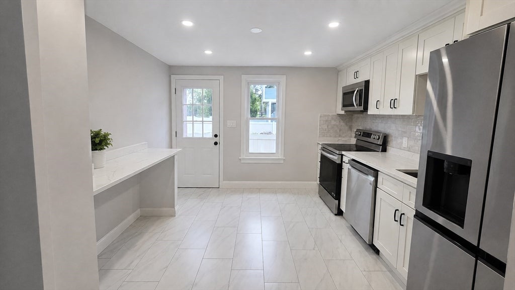 90 Light St #15, Lynn, MA, 90 Light St #15, Lynn, MA Photo #2