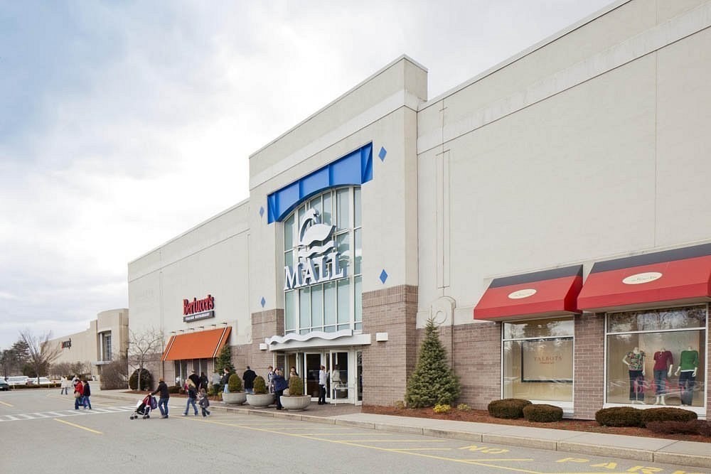 Marlborough, Massachusetts 01752, United States, 2 Bedrooms Bedrooms, ,1 BathroomBathrooms,Residential,Pending,216700