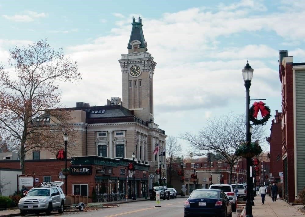 Marlborough, Massachusetts 01752, United States, 2 Bedrooms Bedrooms, ,1 BathroomBathrooms,Residential,Pending,216700