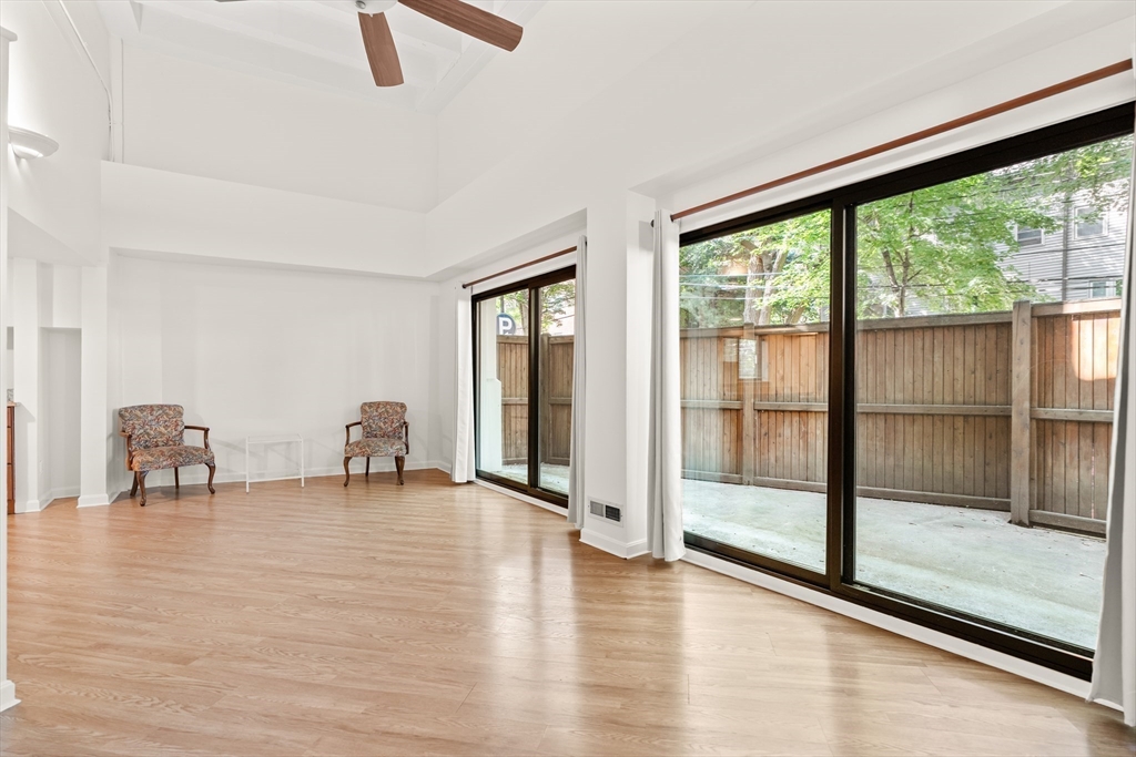120 Beaconsfield Rd T1