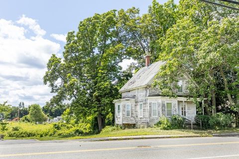 1028 Varnum Ave Lowell MA 01854