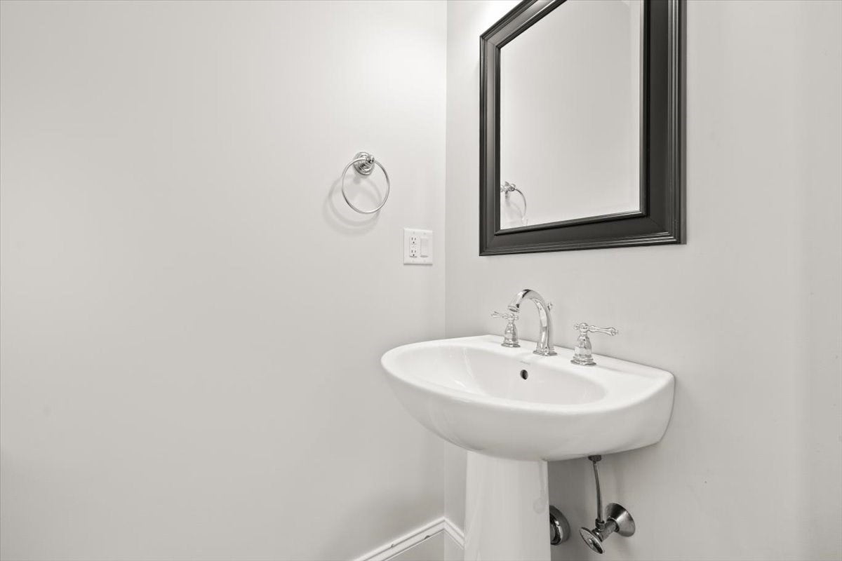 20 Dalby St #20, Newton, MA Photo #11