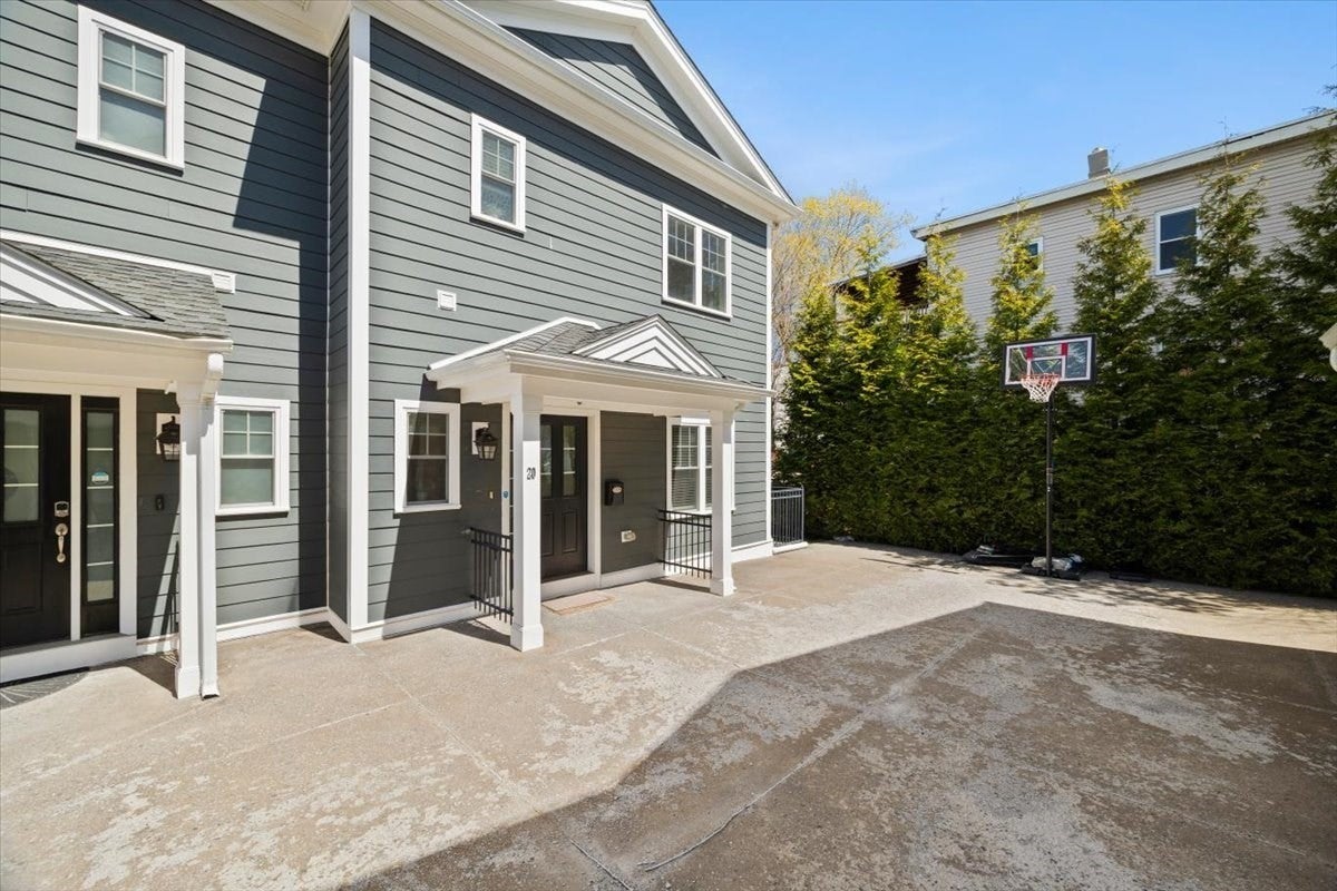 20 Dalby St #20, Newton, MA Photo #2