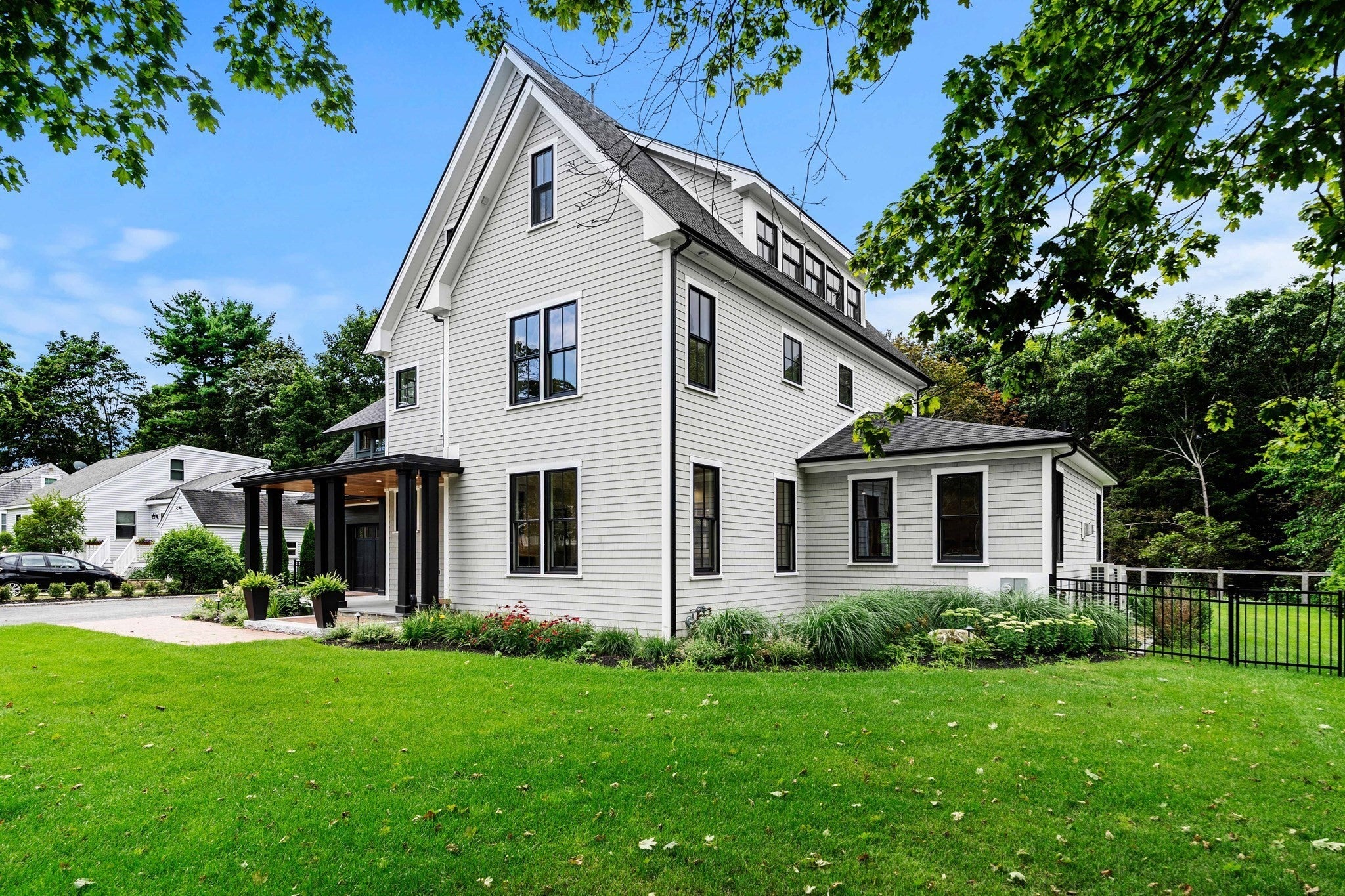 12 Roosevelt Pl
