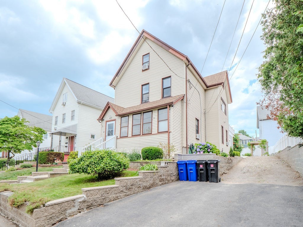 81 Cross St