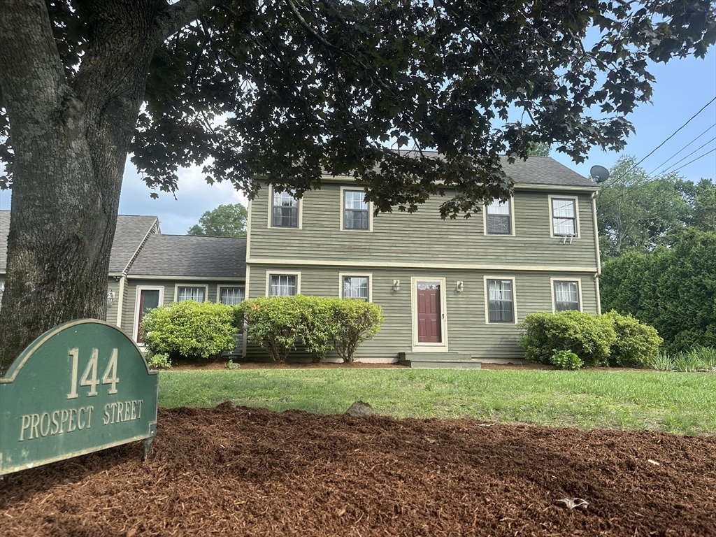 Hatfield, Massachusetts 01038, United States, 3 Bedrooms Bedrooms, ,2 BathroomsBathrooms,Residential,Pending,150298