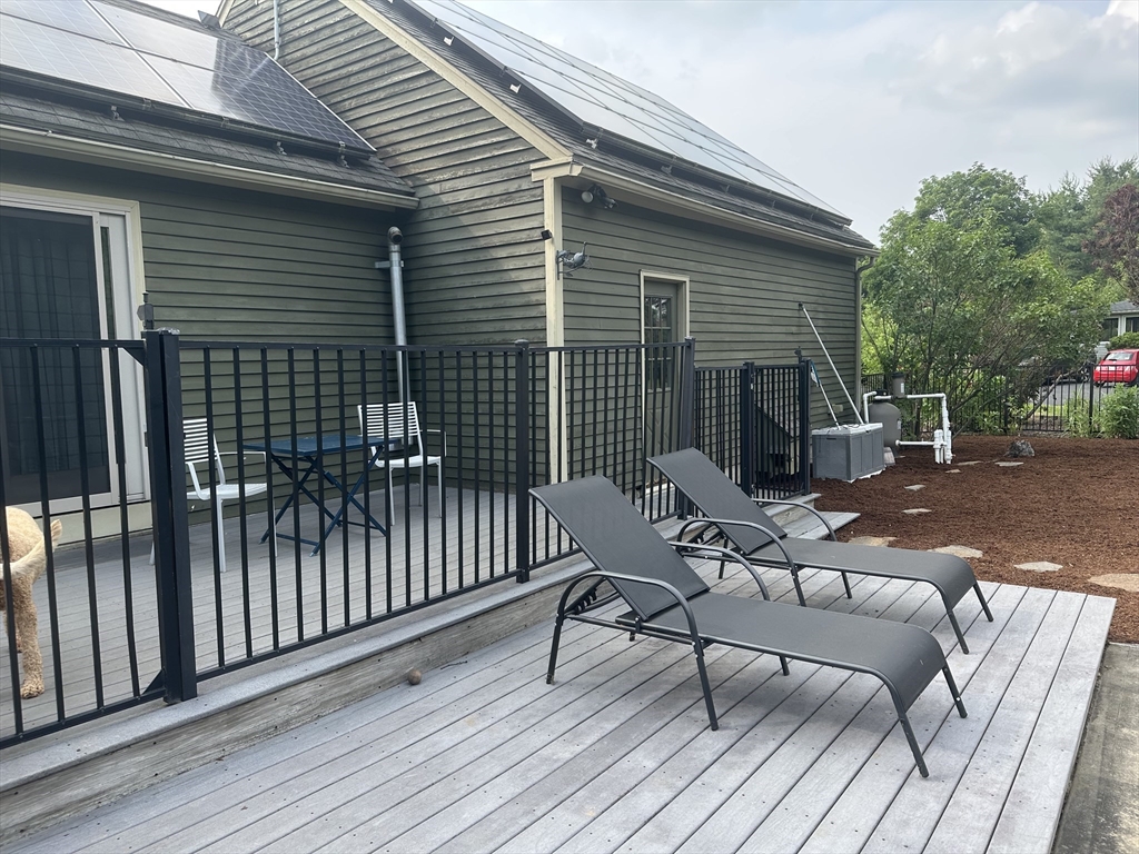 Hatfield, Massachusetts 01038, United States, 3 Bedrooms Bedrooms, ,2 BathroomsBathrooms,Residential,Pending,150298