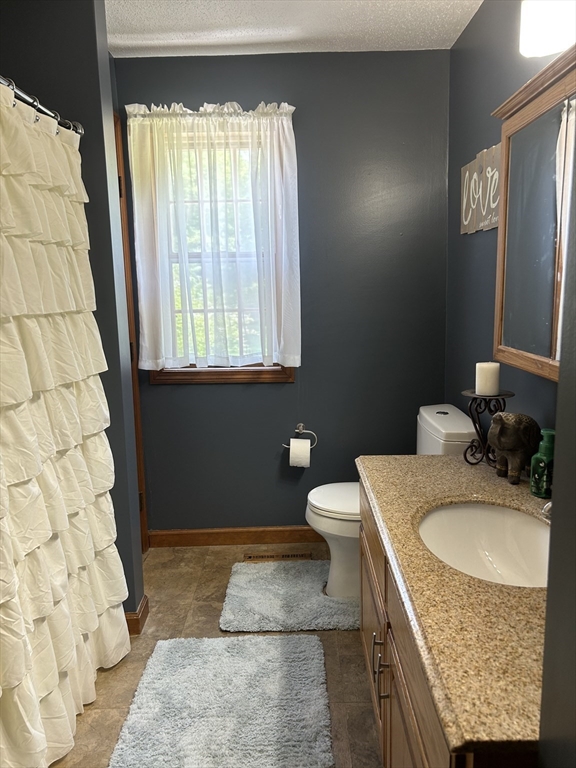 Hatfield, Massachusetts 01038, United States, 3 Bedrooms Bedrooms, ,2 BathroomsBathrooms,Residential,Pending,150298