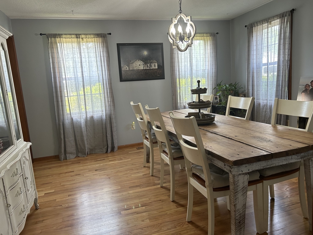 Hatfield, Massachusetts 01038, United States, 3 Bedrooms Bedrooms, ,2 BathroomsBathrooms,Residential,Pending,150298