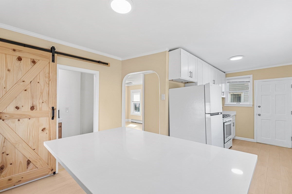 6 Coffin Avenue Ct, New Bedford, MA Photo #6
