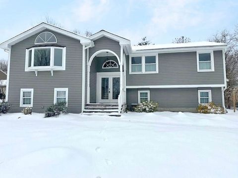 45 Kendall Hill Rd Sterling MA 01564