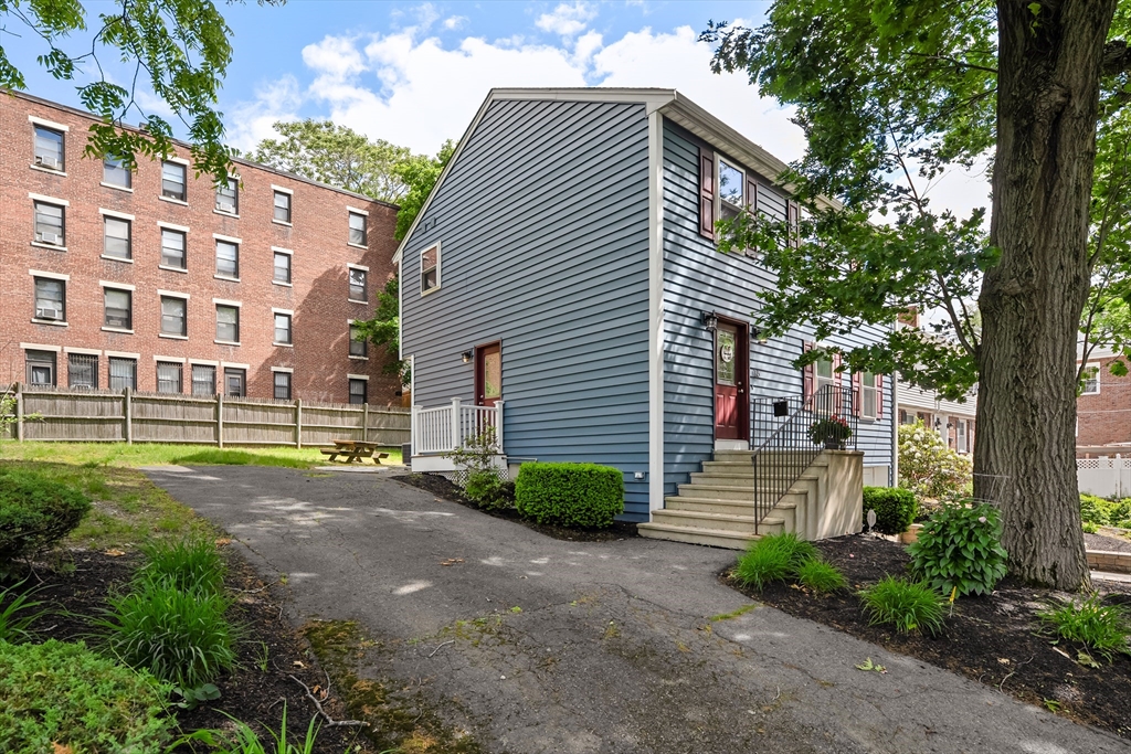 16 Filomena Rd
