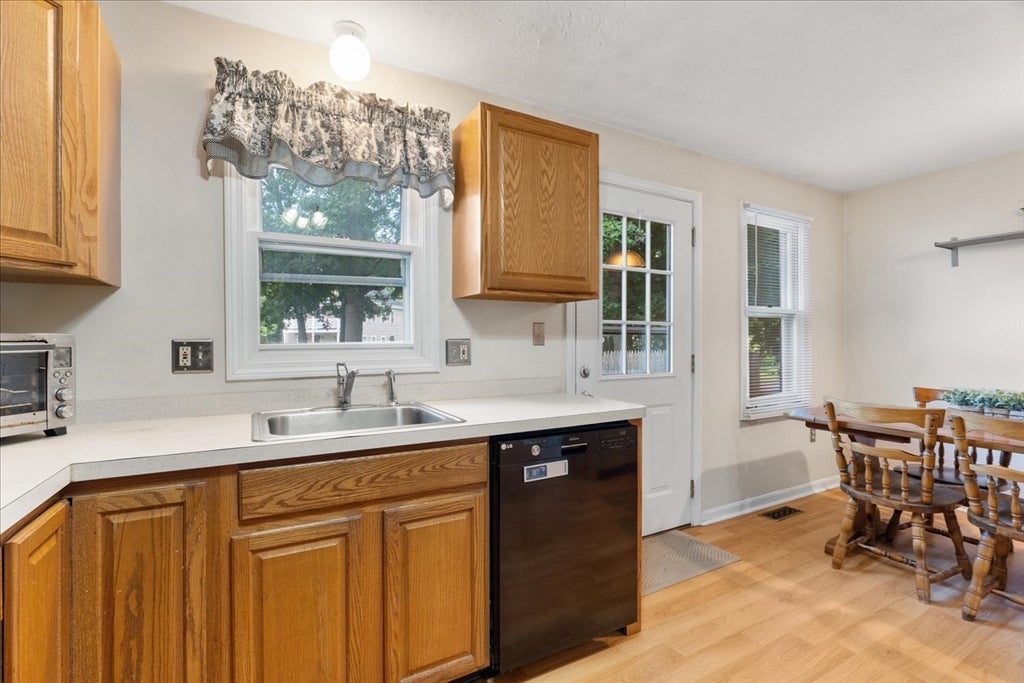 21 Milk St #4, Attleboro, MA, 21 Milk St #4, Attleboro, MA Photo #9