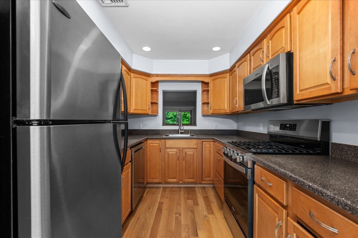 4 Mayberry Dr #E, Westborough, MA, 4 Mayberry Dr #E, Westborough, MA Photo #2