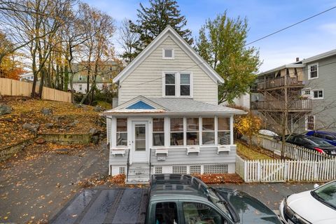 17 Cliff St Salem MA 01970