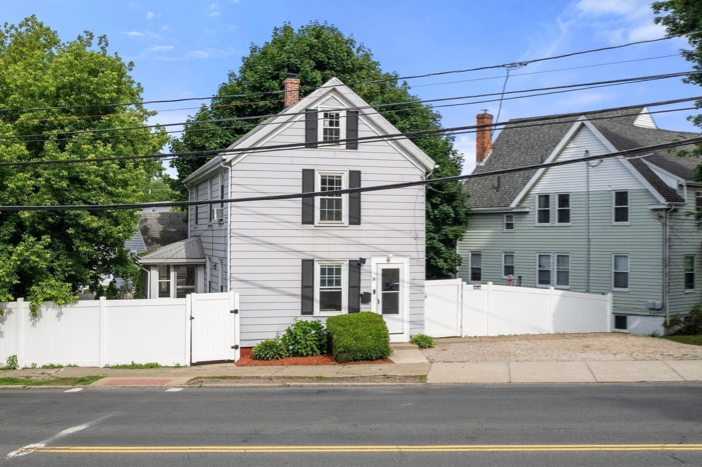8 Pulaski St, Peabody MA 01960