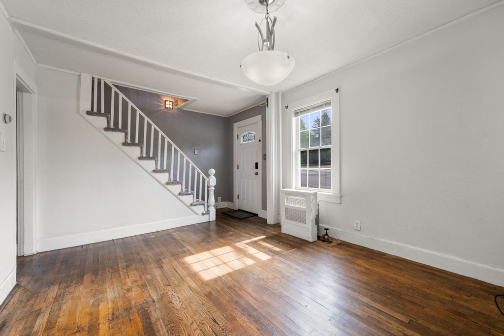 8 Pulaski St