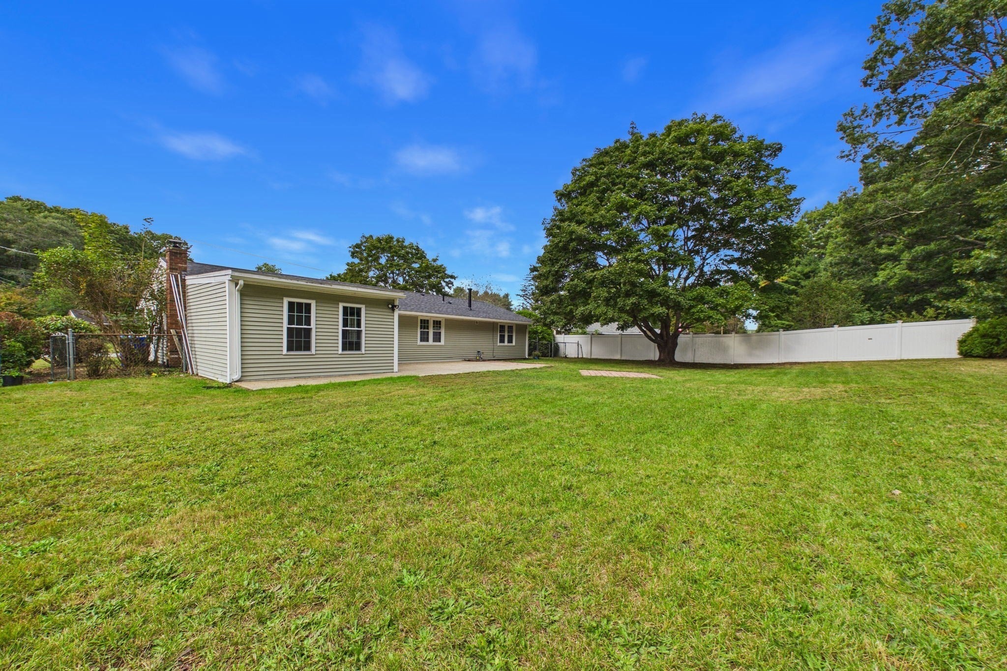 169 Powderhorn Dr, Taunton, MA Photo #3