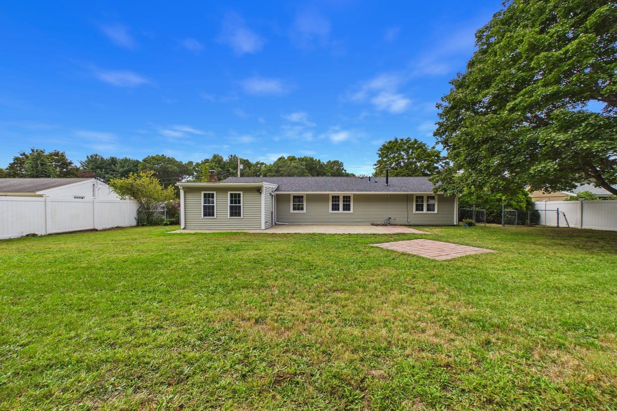 169 Powderhorn Dr, Taunton, MA Photo #4