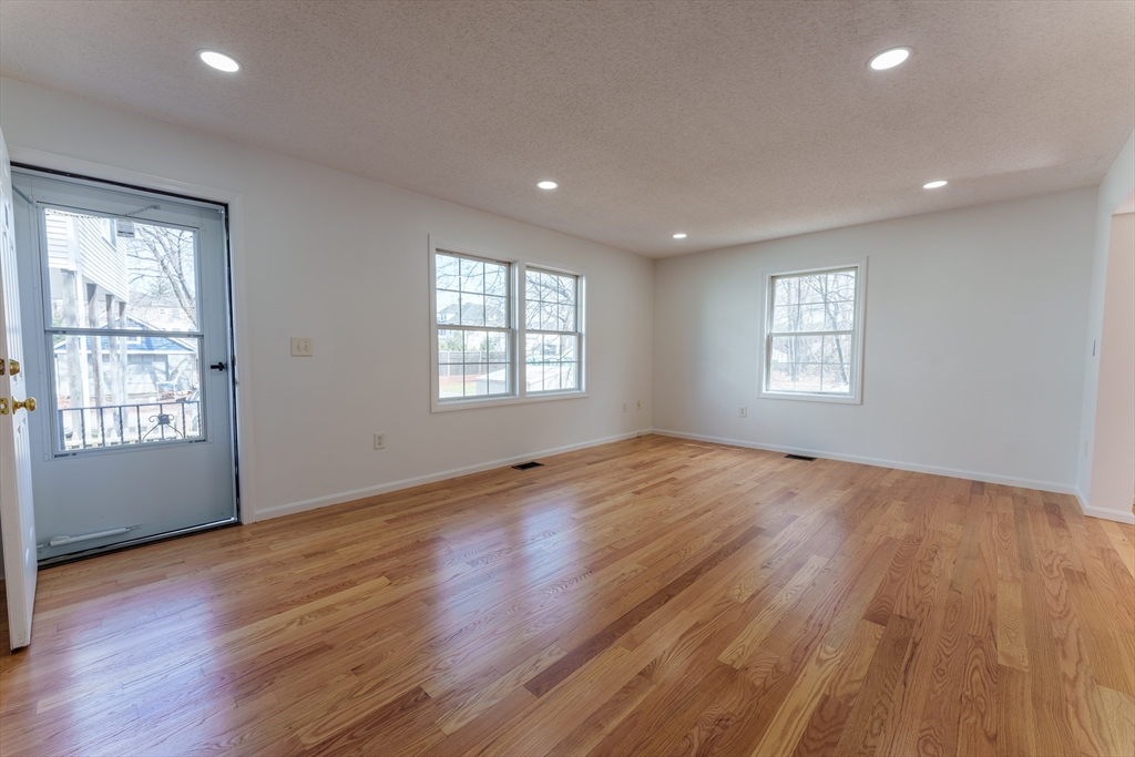 3A Lauriat Place A