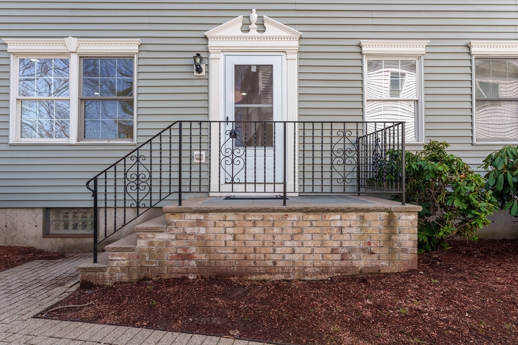 3A Lauriat Place A
