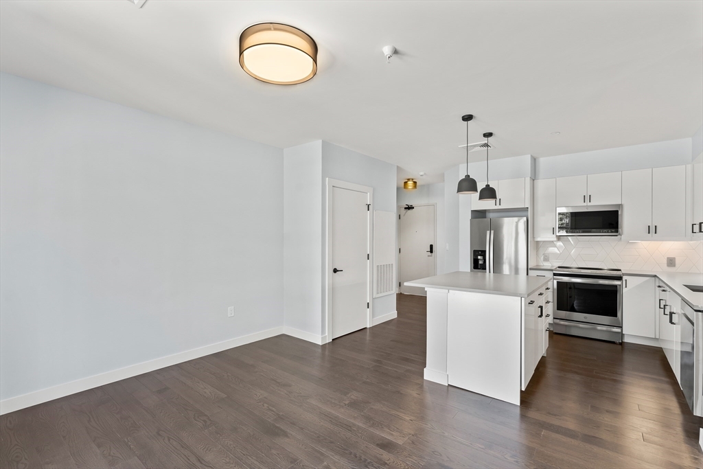 54 Auburn ST #100, Brookline, MA Photo #4