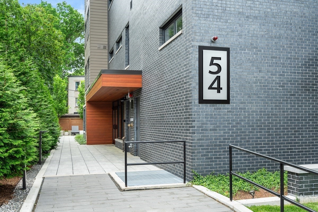 54 Auburn ST #100, Brookline, MA Photo #11