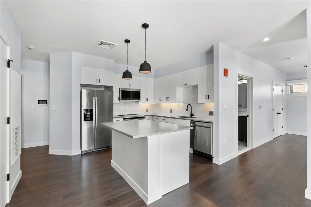 54 Auburn ST #100, Brookline, MA Photo #3