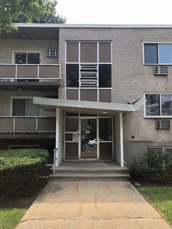 41 Lionel Ave D