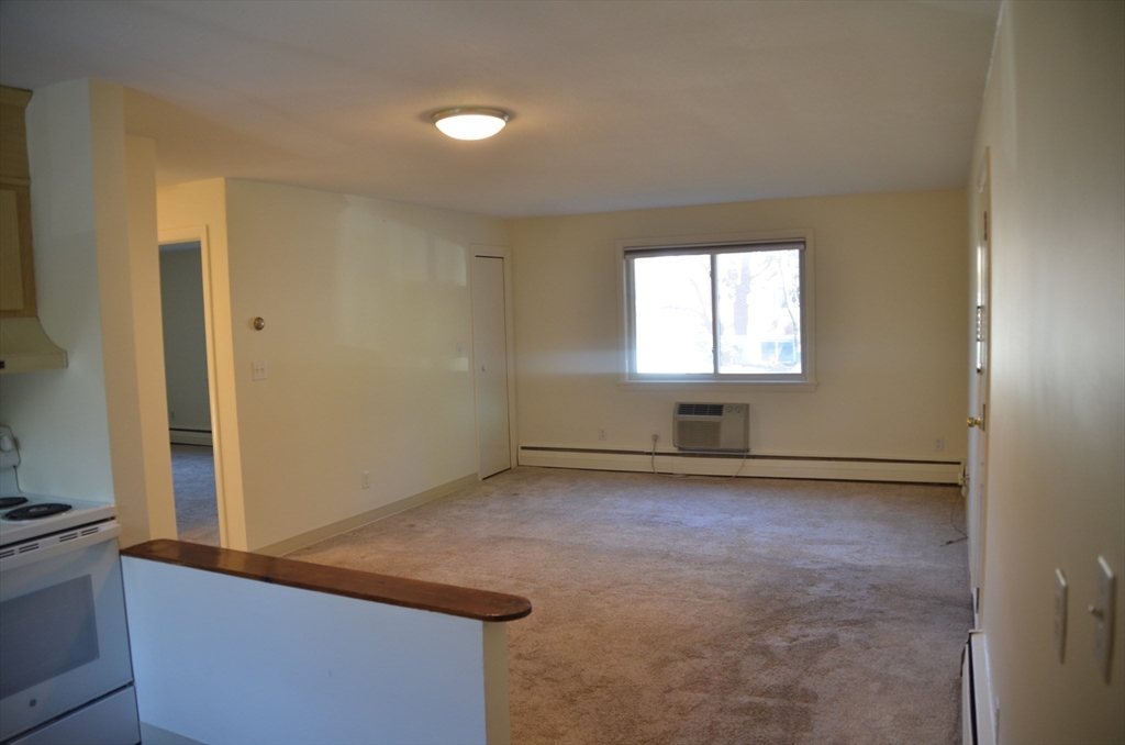 41 Lionel Ave D