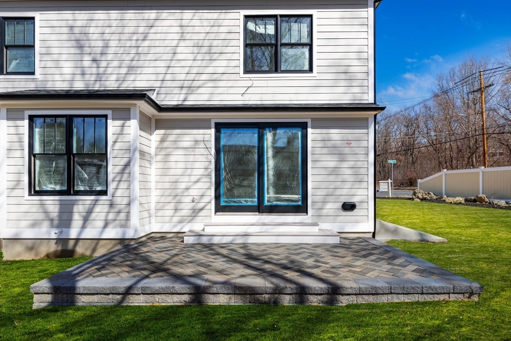 Belmont, Massachusetts 02478, United States, 6 Bedrooms Bedrooms, ,5 BathroomsBathrooms,Residential,Active,120827