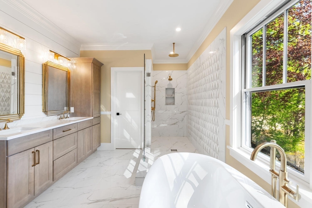 Belmont, Massachusetts 02478, United States, 6 Bedrooms Bedrooms, ,5 BathroomsBathrooms,Residential,Active,120827