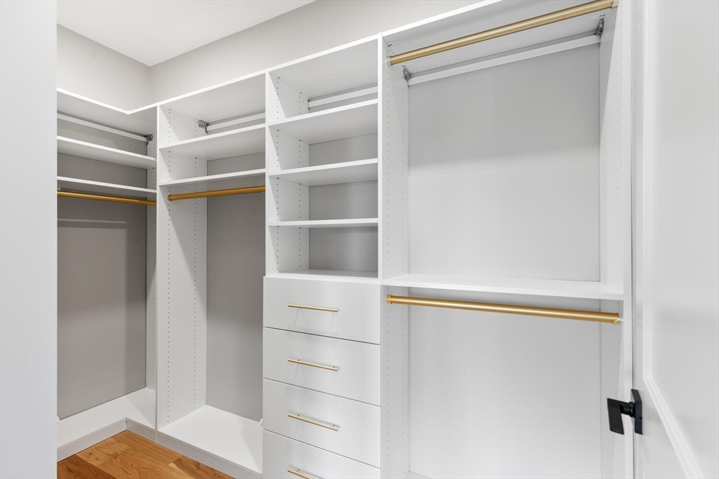 Belmont, Massachusetts 02478, United States, 6 Bedrooms Bedrooms, ,5 BathroomsBathrooms,Residential,Active,120827