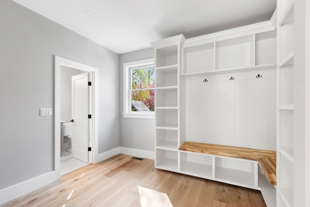 Belmont, Massachusetts 02478, United States, 6 Bedrooms Bedrooms, ,5 BathroomsBathrooms,Residential,Active,120827