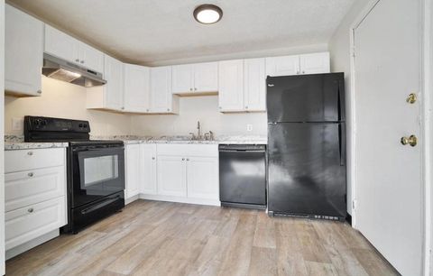 Photo of 35 Log St #3D, Manchester, NH 03102 (MLS # 73507472)