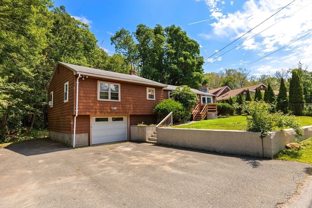 59 Holly St