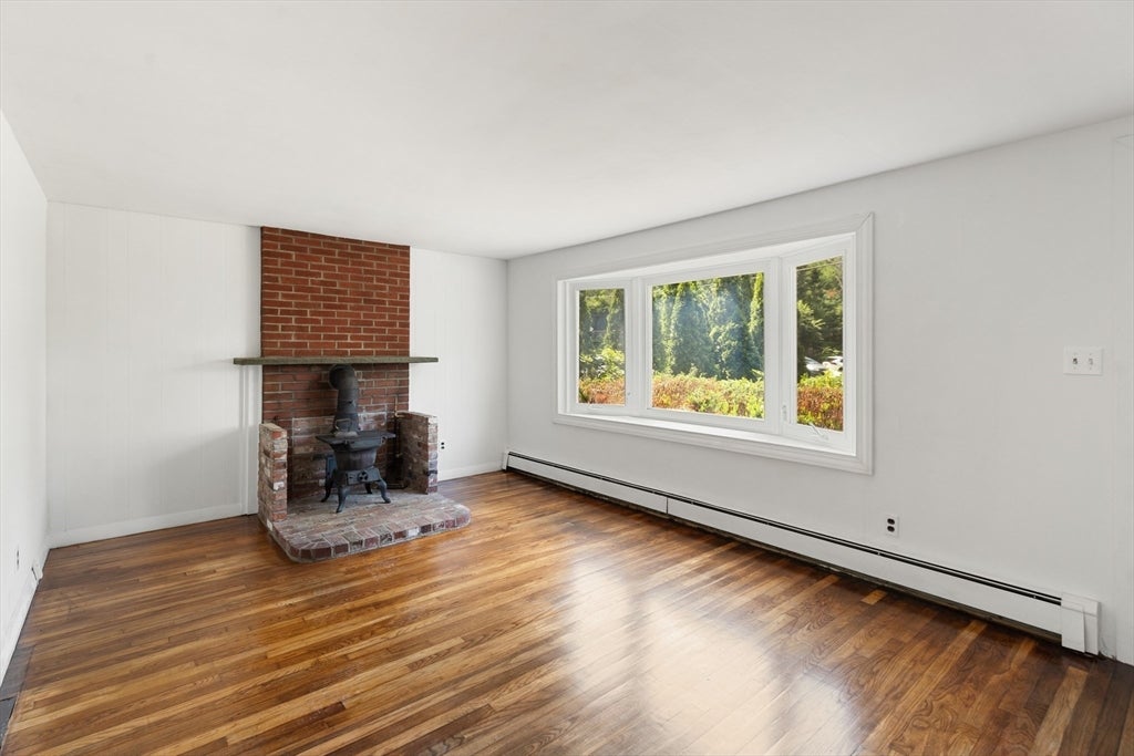 59 Holly St, Gloucester, MA, 59 Holly St, Gloucester, MA Photo #11